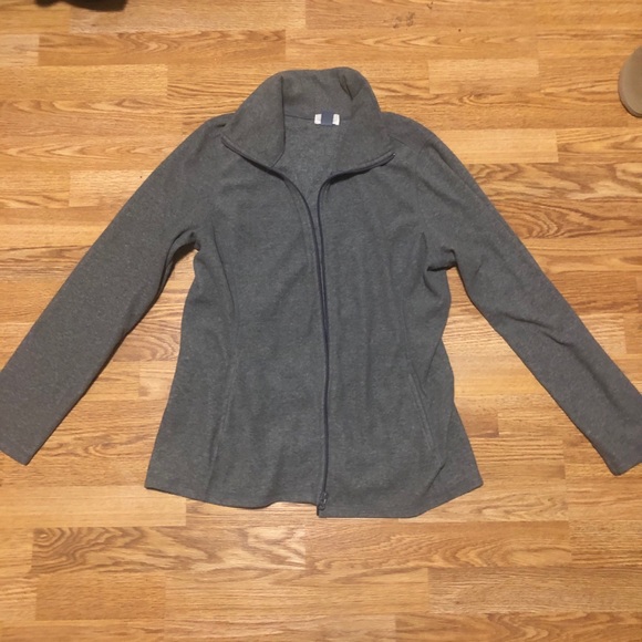 🌸3/$25- Fleece jacket - Picture 1 of 4